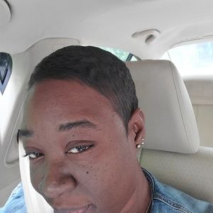 Meet your Posher, Dionne